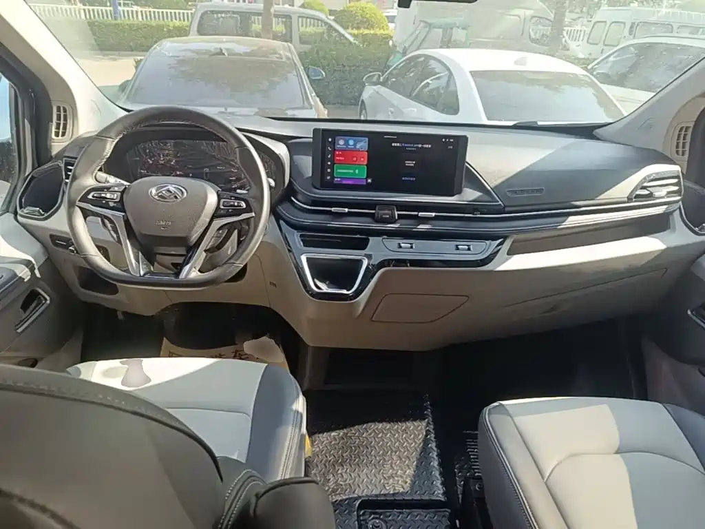 Maxus V70 — миниатюра 10