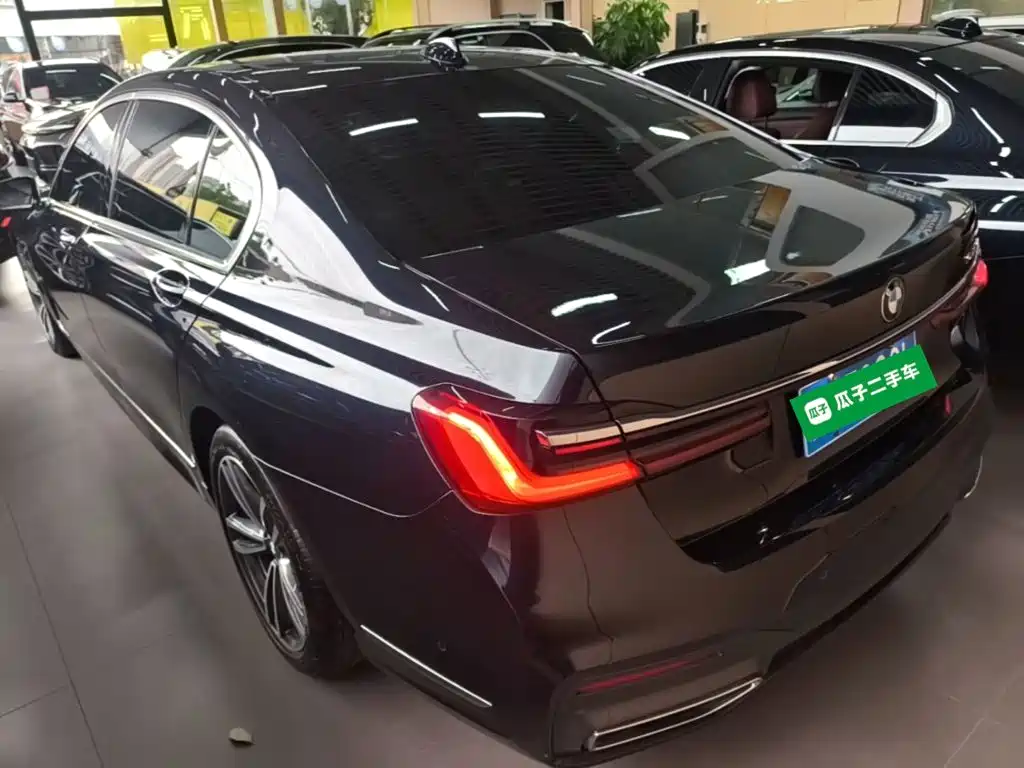 BMW 7 Series — миниатюра 5