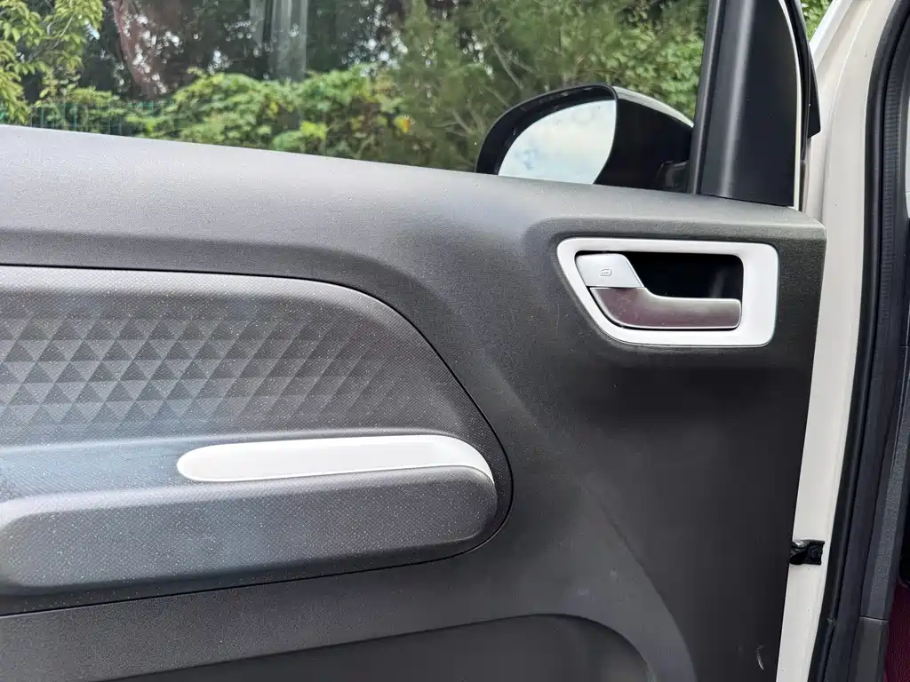 Wuling MINIEV — миниатюра 9