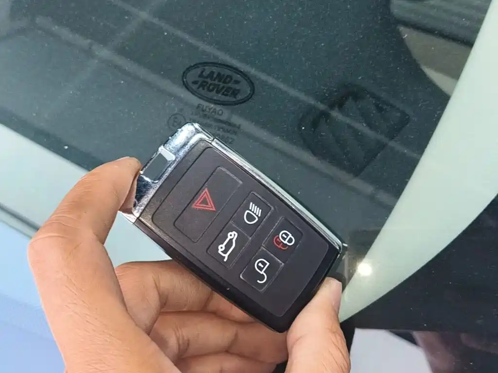 Land Rover Discovery Sport Hybrid — миниатюра 9
