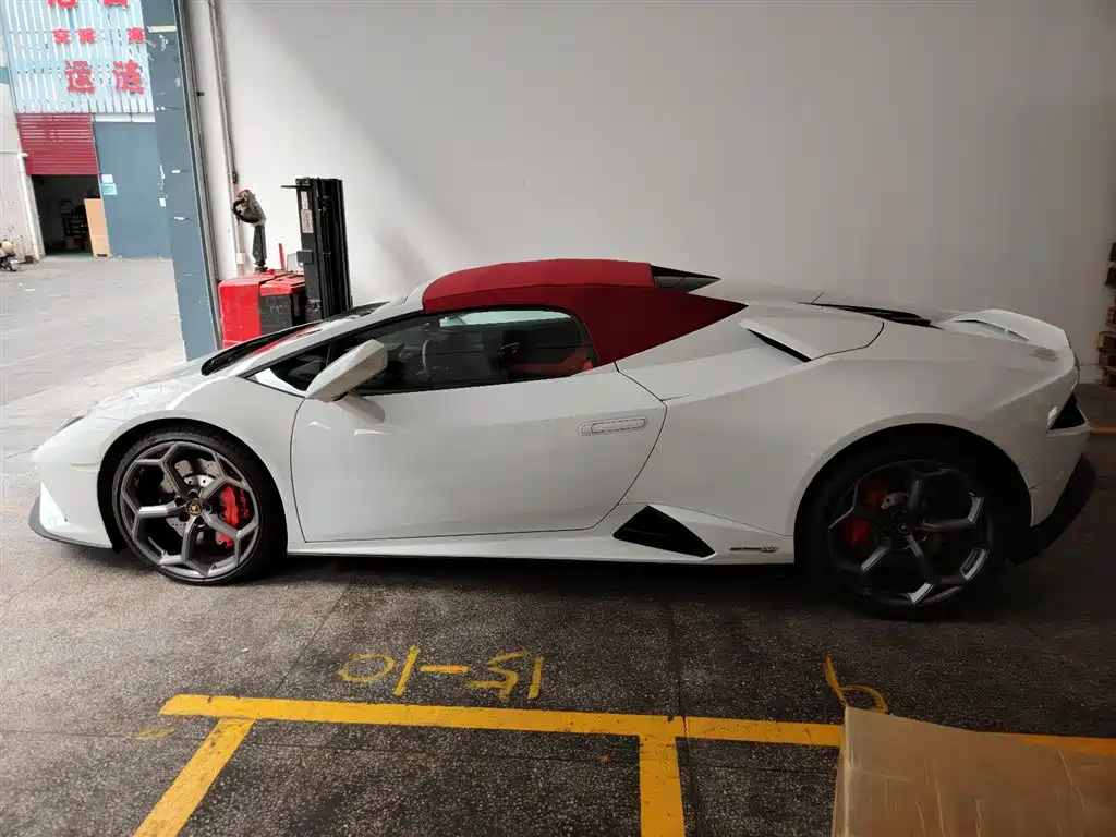 LAMBORGHINI HURACÁN