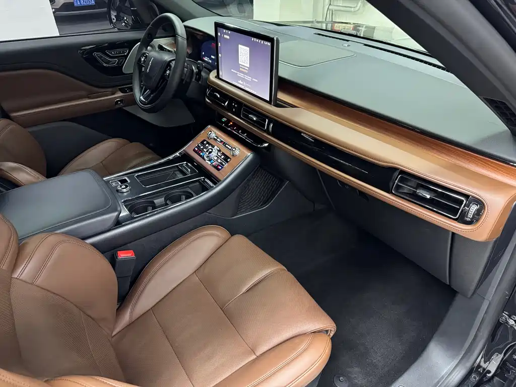 Lincoln Aviator 3.0T V6 4WD Executive Edition, фото 15