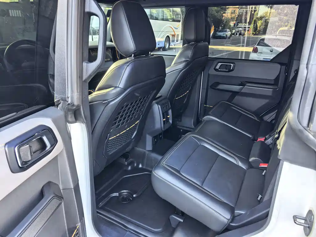 Ford Bronco — миниатюра 10
