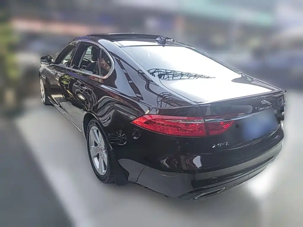 Jaguar XFL — миниатюра 7