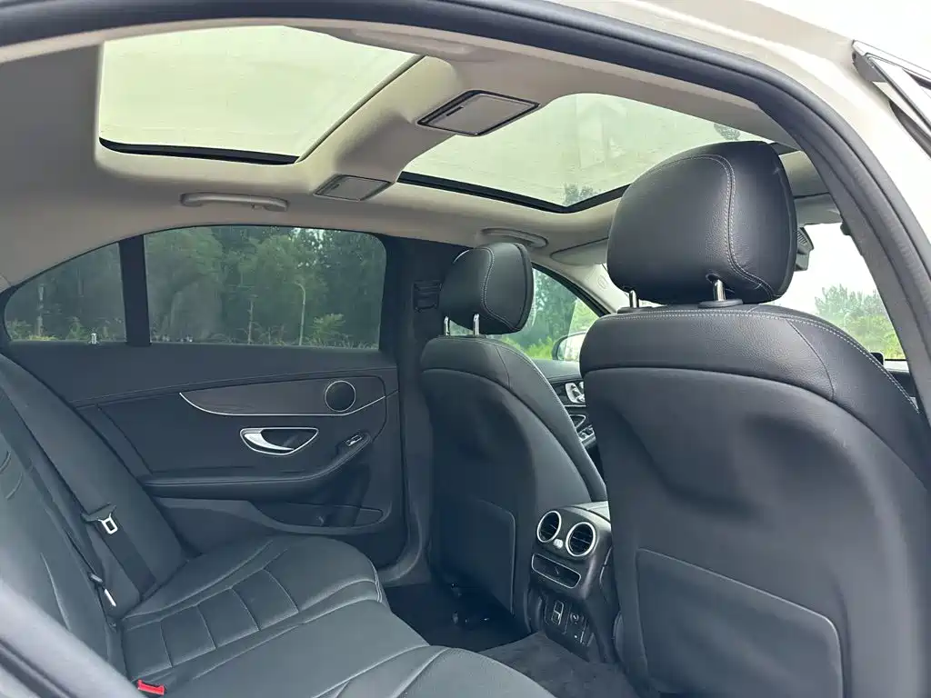 Mercedes-Benz C-Class — миниатюра 18