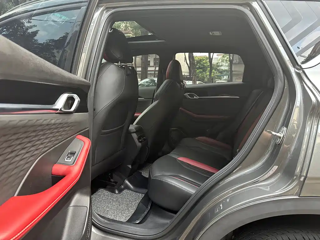 Geely Binyue — миниатюра 8