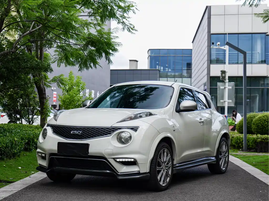 Infiniti ESQ