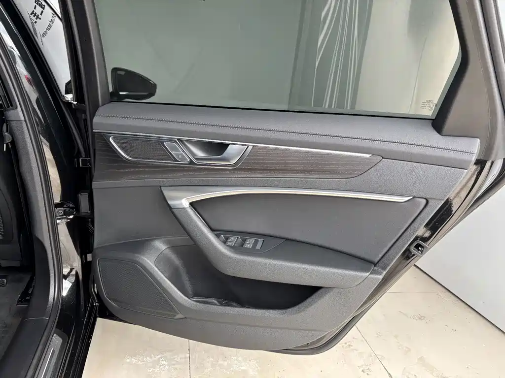 Audi A6L — миниатюра 23