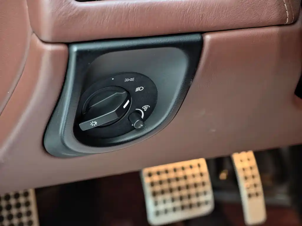 Aston Martin Rapide — миниатюра 46