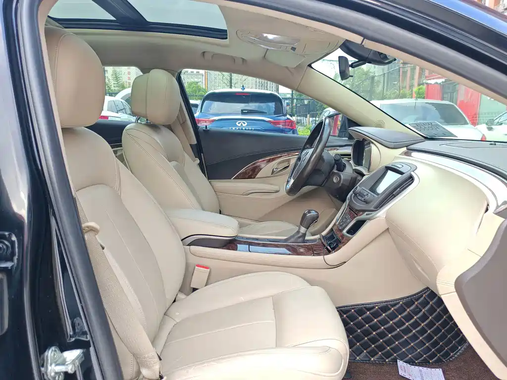 Buick LaCrosse — миниатюра 10