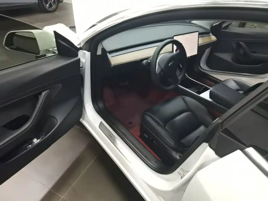 Tesla Model 3 — миниатюра 16