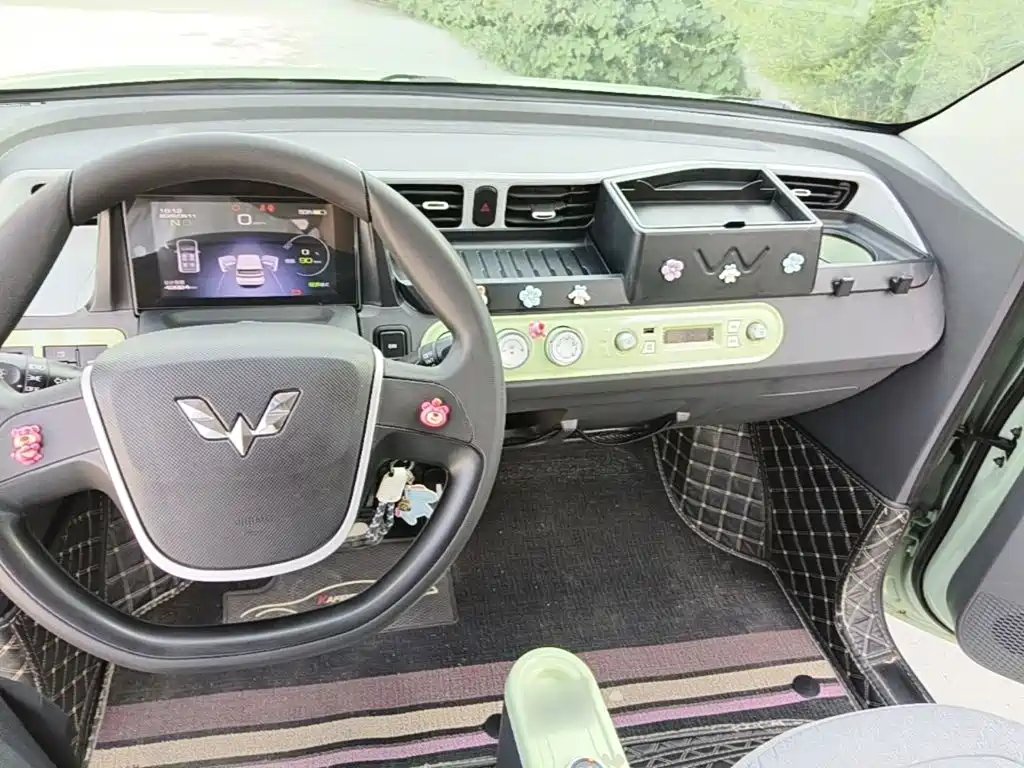 Wuling MINIEV — миниатюра 10
