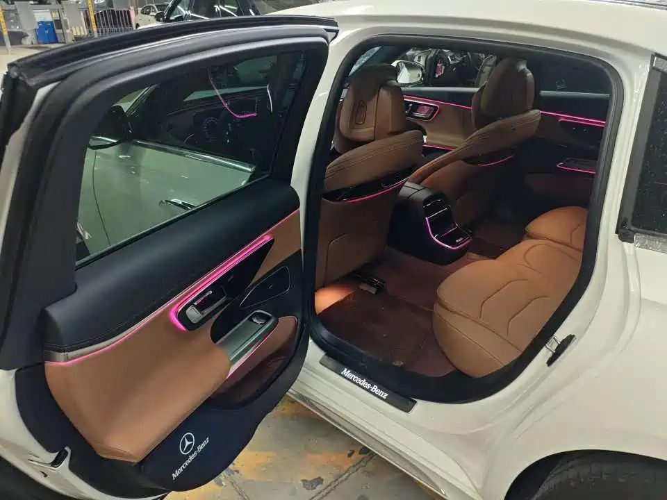 Mercedes-Benz E-Class — миниатюра 8