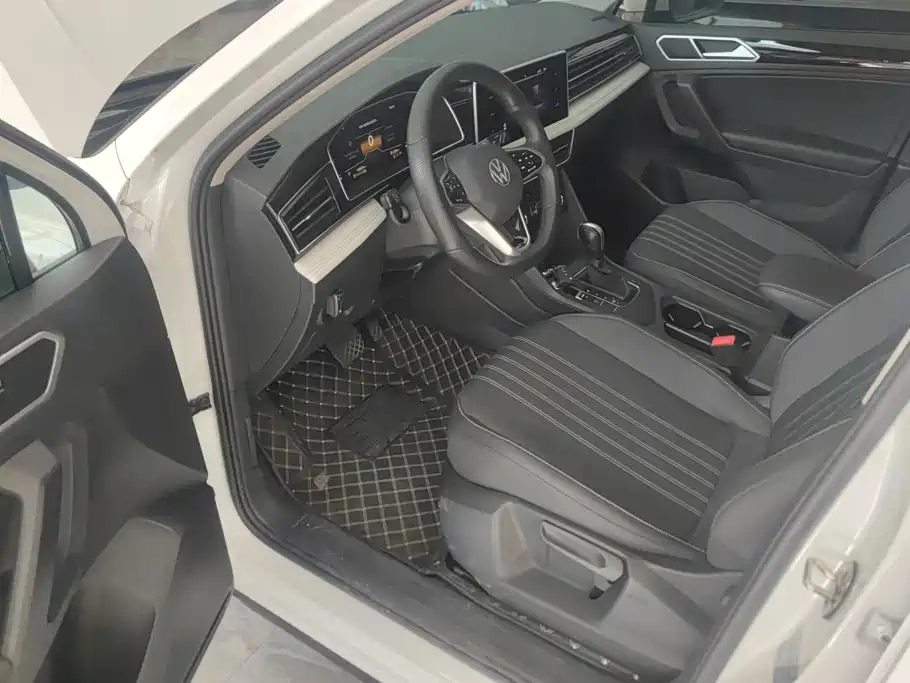 Volkswagen Tiguan L — миниатюра 9