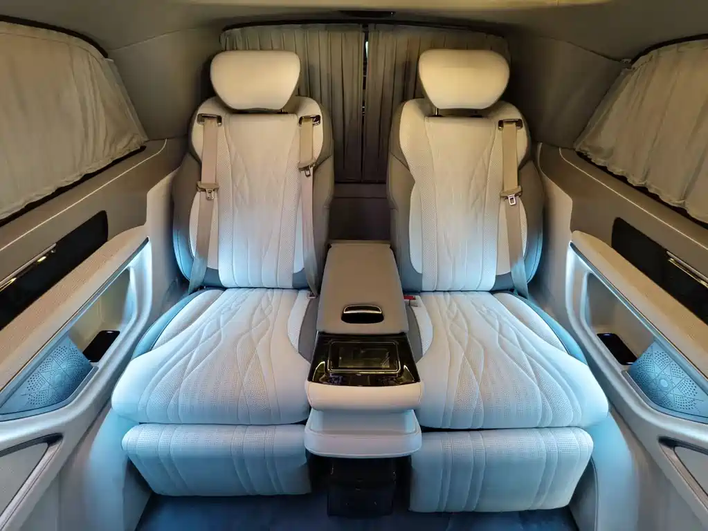 Mercedes-Benz V-Class — миниатюра 11
