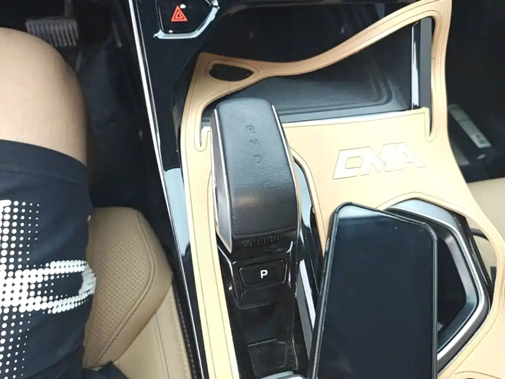 Geely Boyue L — миниатюра 14