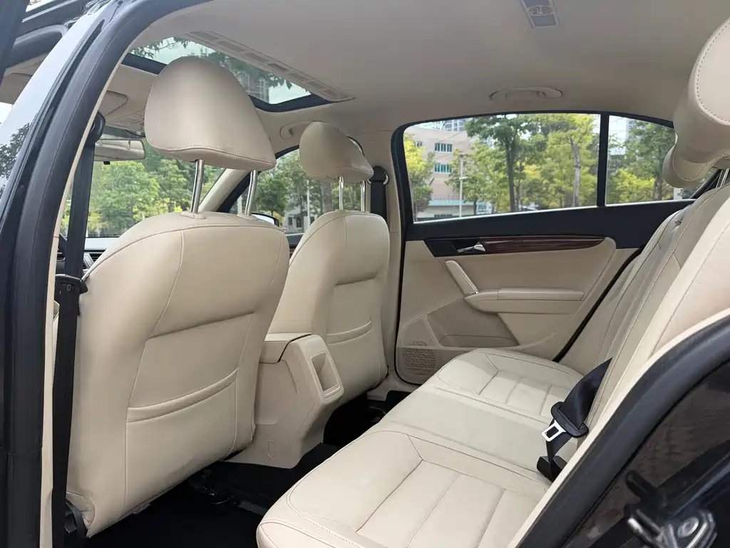 Volkswagen Lavida — миниатюра 8