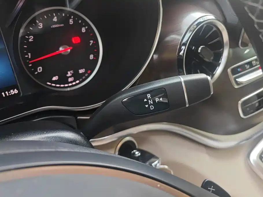 Mercedes-Benz V-Class — миниатюра 16