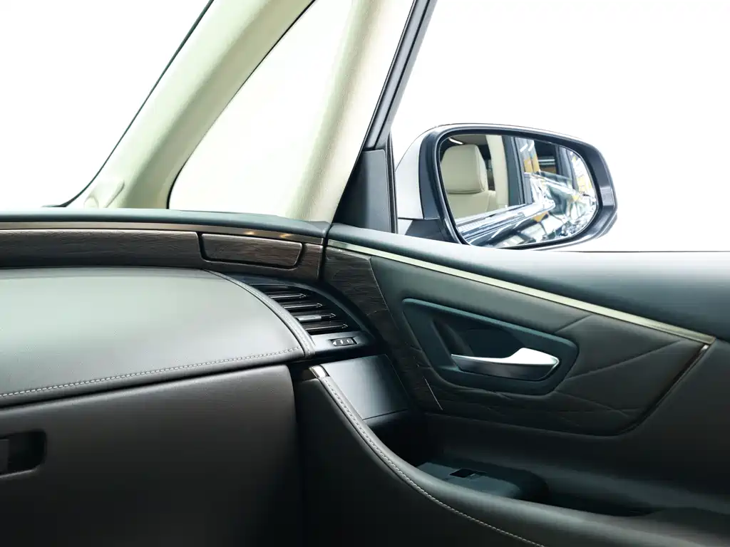 Toyota Vellfire — миниатюра 12