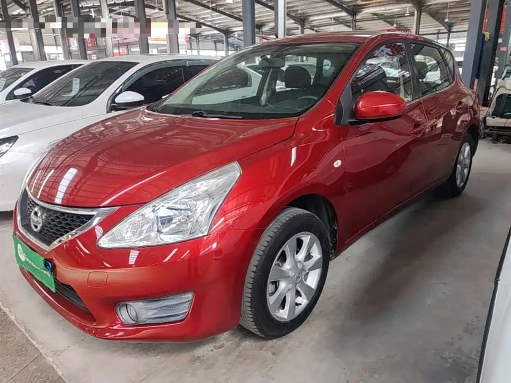 Nissan Tiida 2015