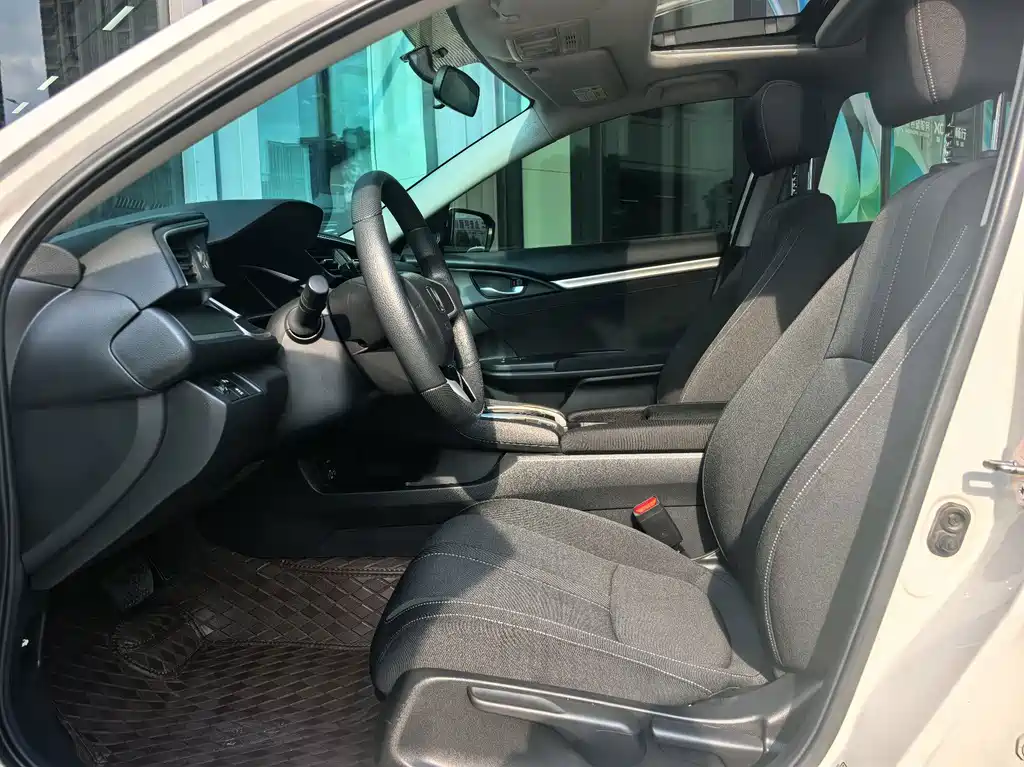 Honda Civic — миниатюра 8