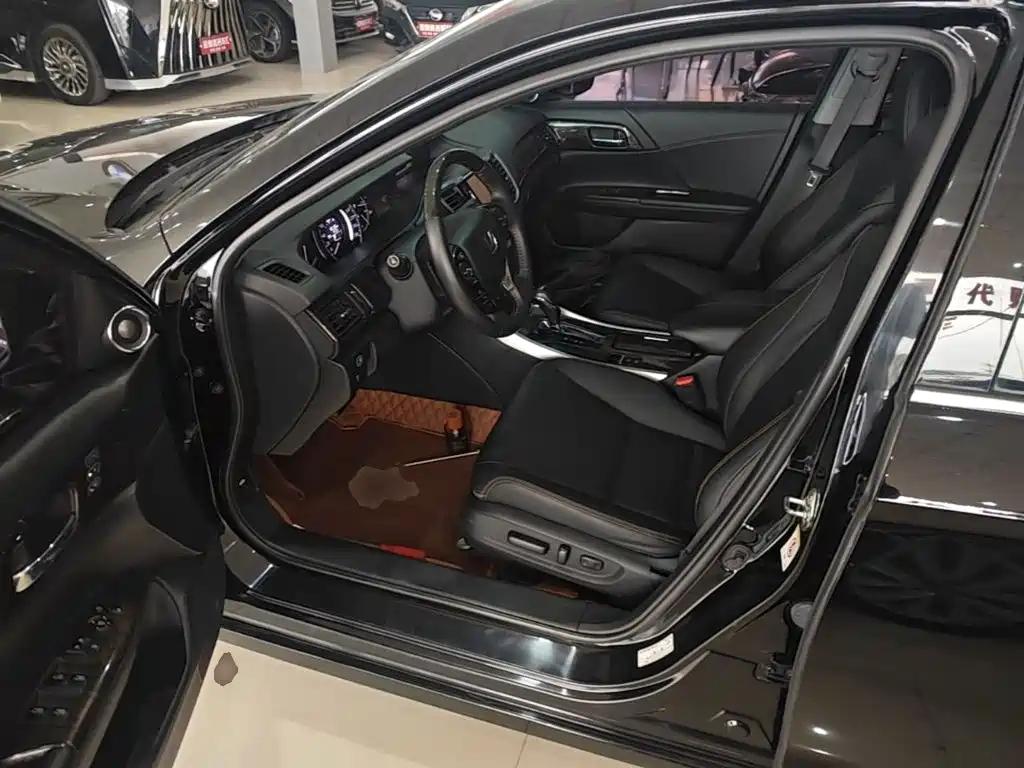 Honda Accord — миниатюра 16