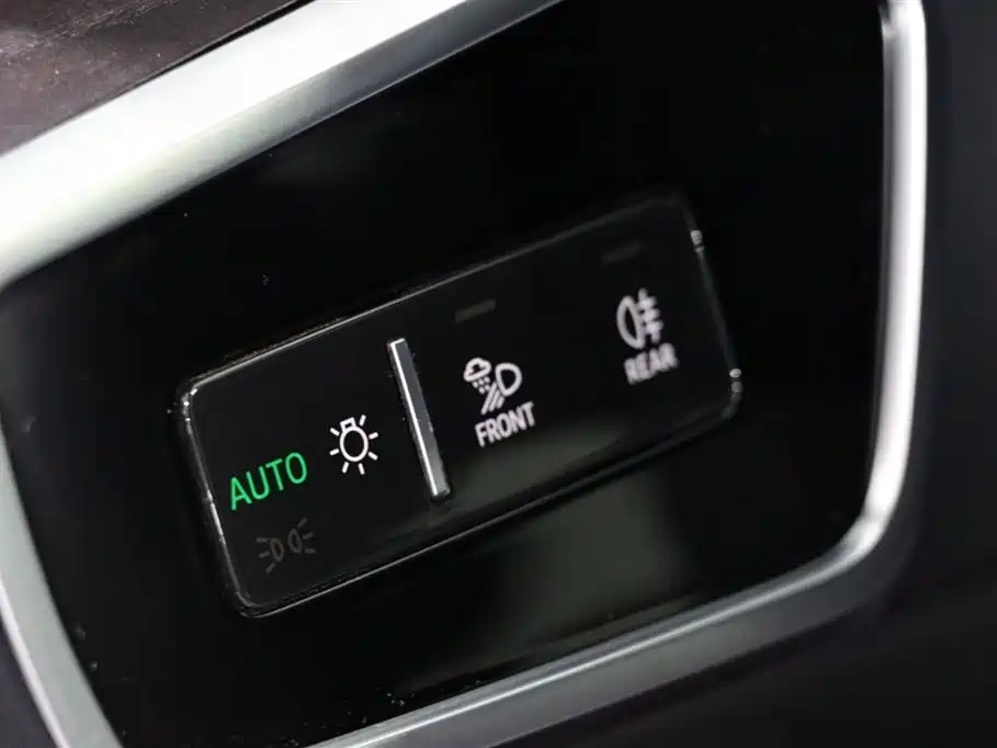 Audi A6L — миниатюра 11