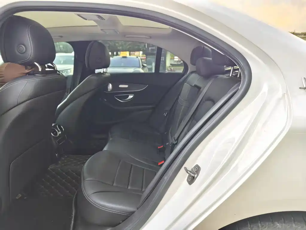 Mercedes-Benz C-Class — миниатюра 9