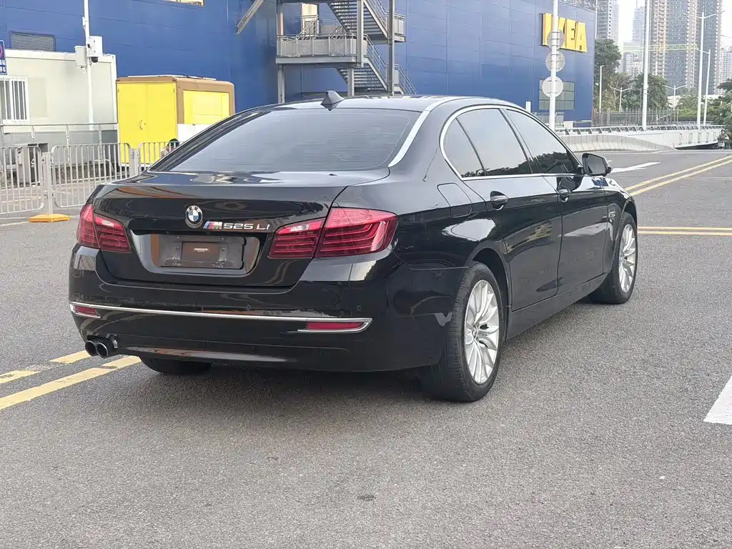 BMW 5 Series — миниатюра 6