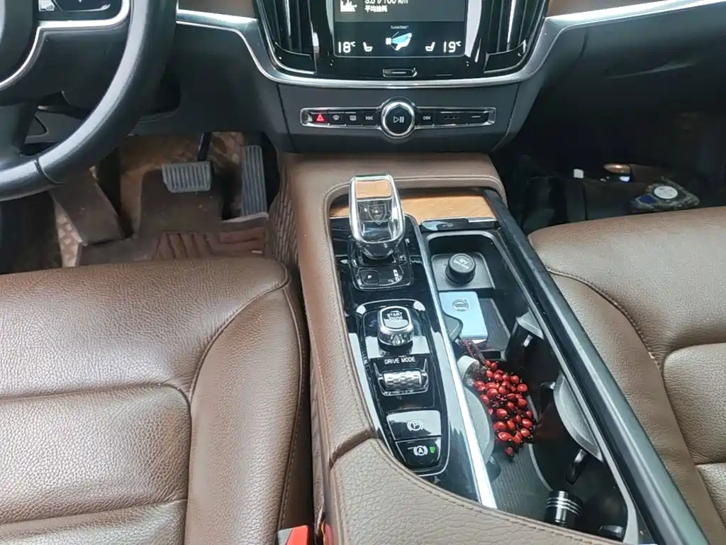 Volvo S90 — миниатюра 14