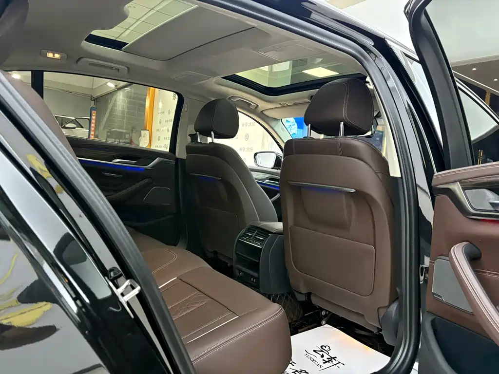 BMW 5 Series — миниатюра 20