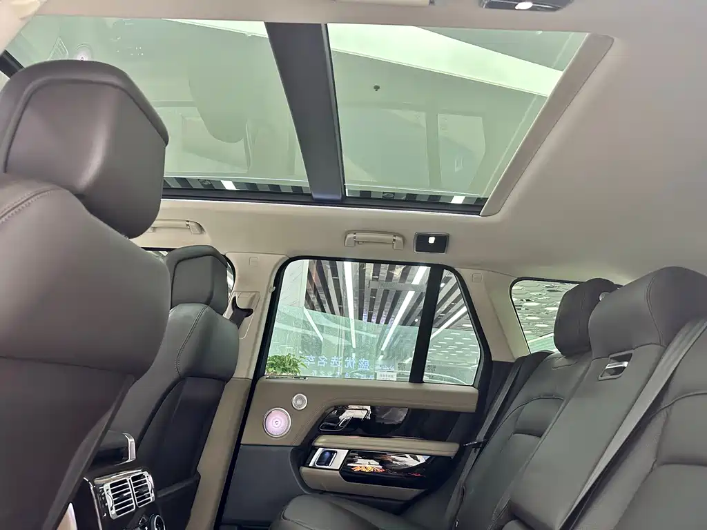Land Rover Range Rover — миниатюра 11