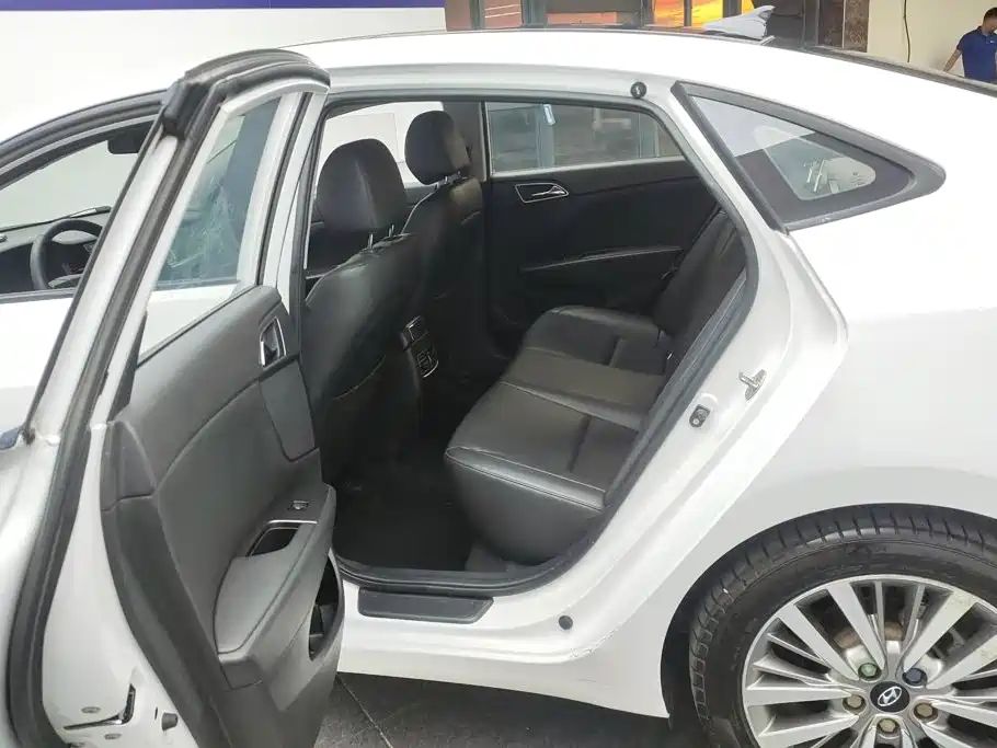 Hyundai Mistra — миниатюра 11