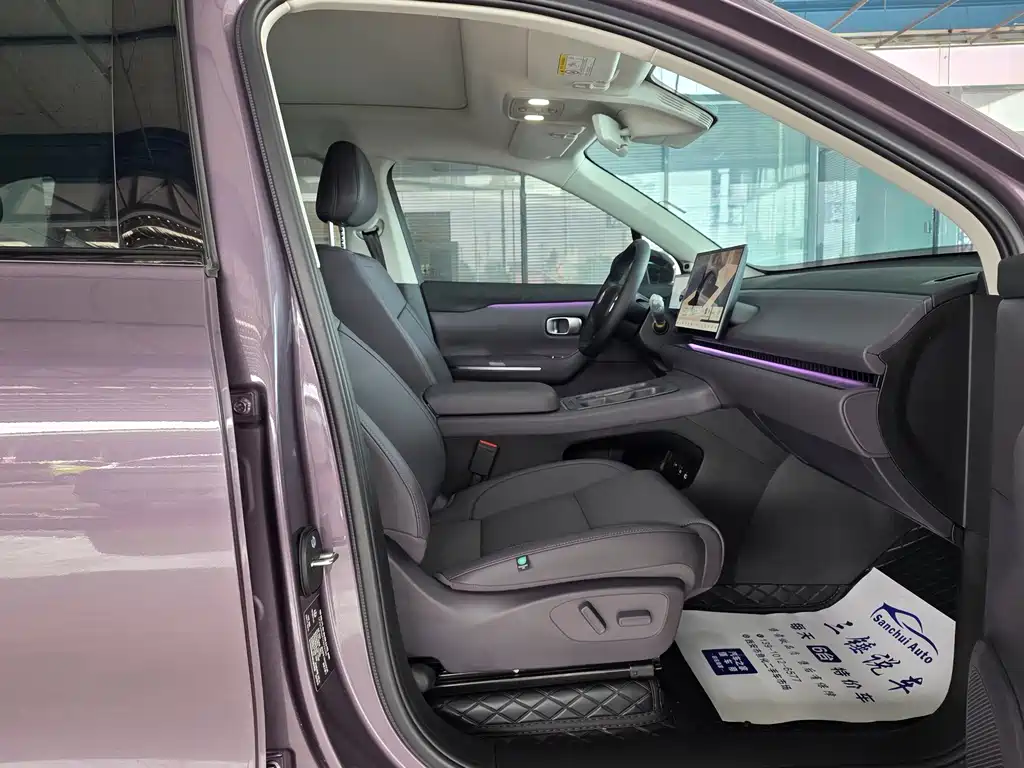 Leapmotor Leapmotor C10 — миниатюра 13