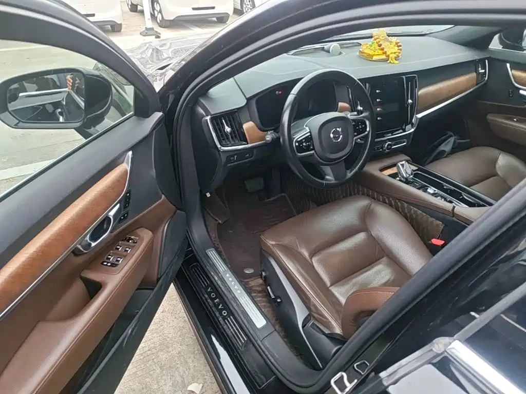 Volvo S90 — миниатюра 16
