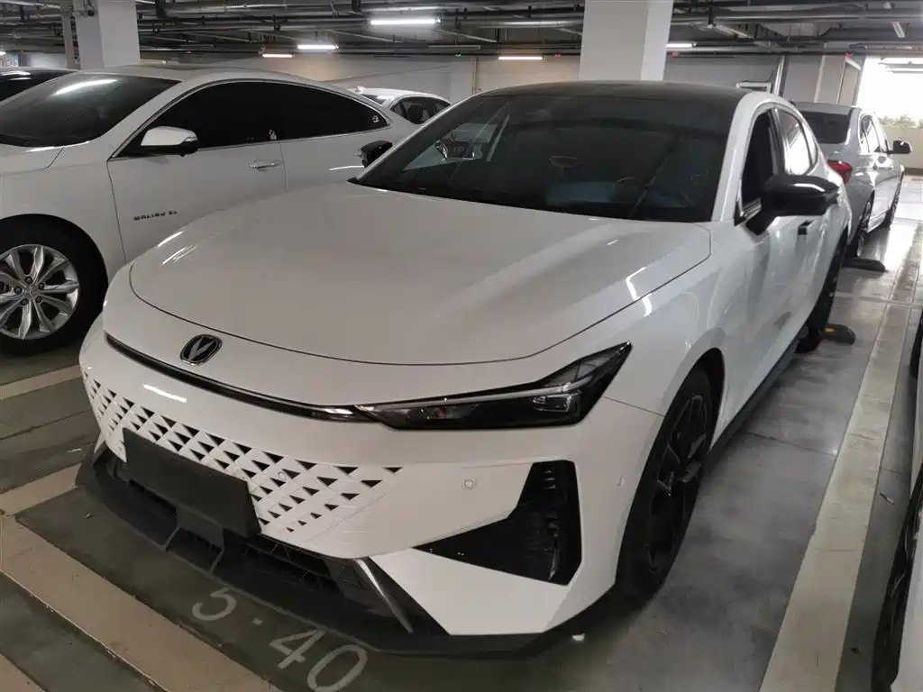 Changan UNI-V 2024