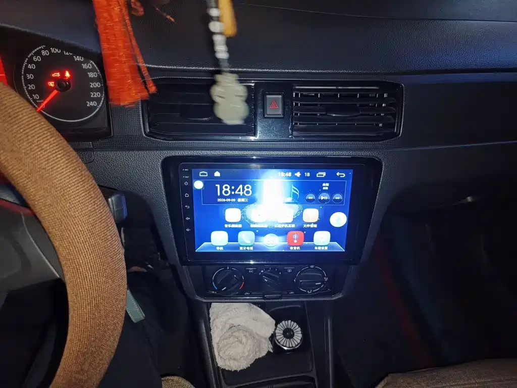 Volkswagen Santana — миниатюра 9