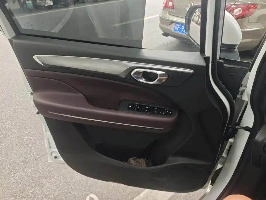 GAC Motor Trumpchi M6 — миниатюра 7