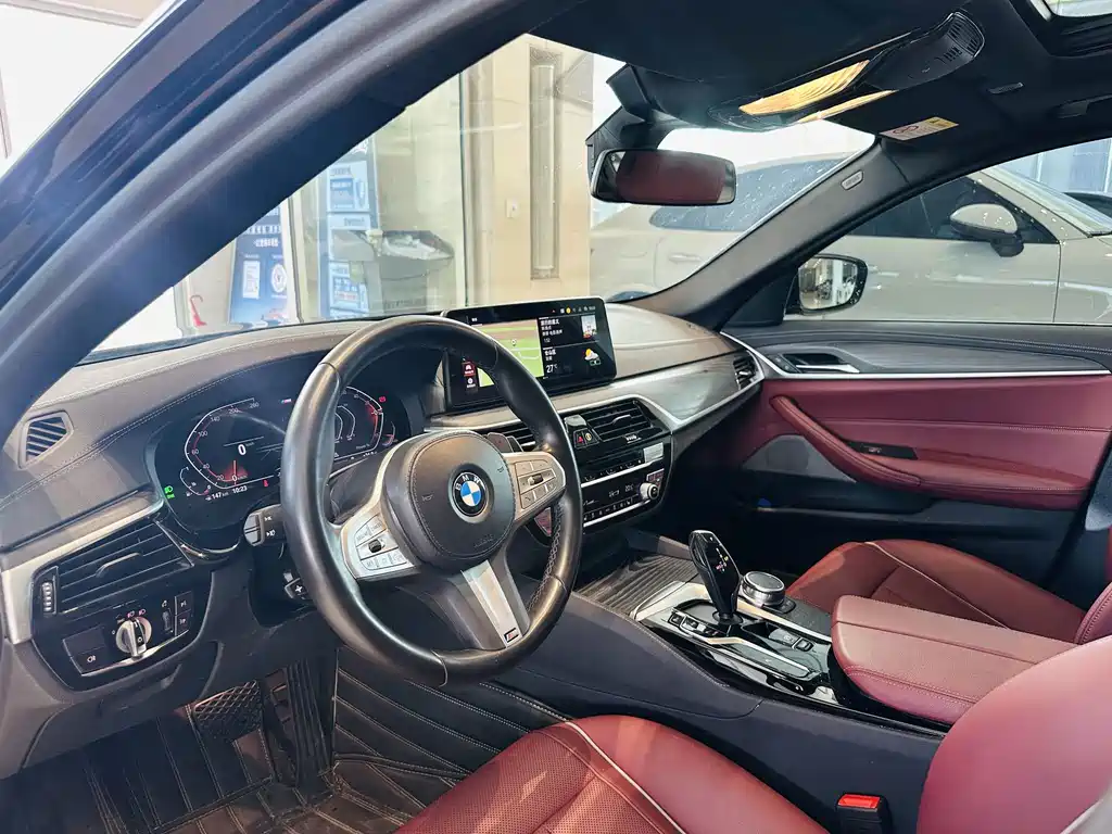 BMW 5 Series — миниатюра 4