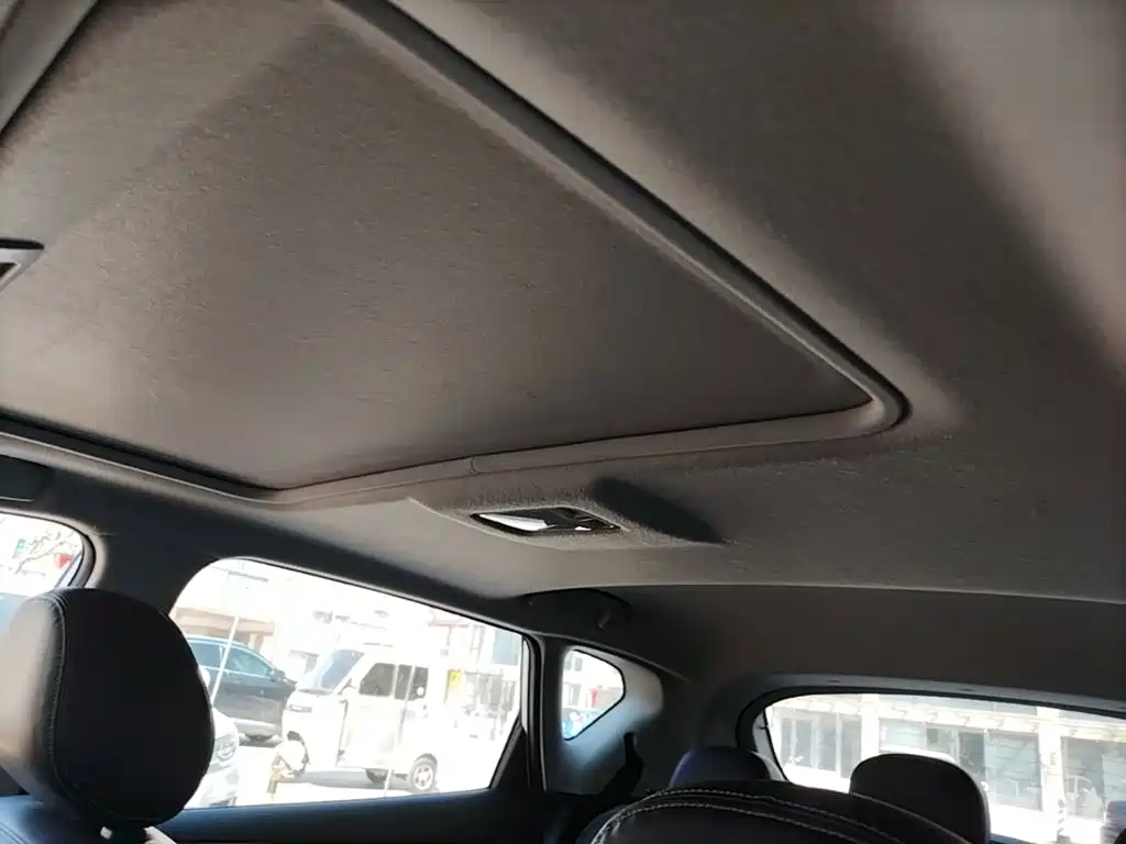 Nissan Tiida — миниатюра 18