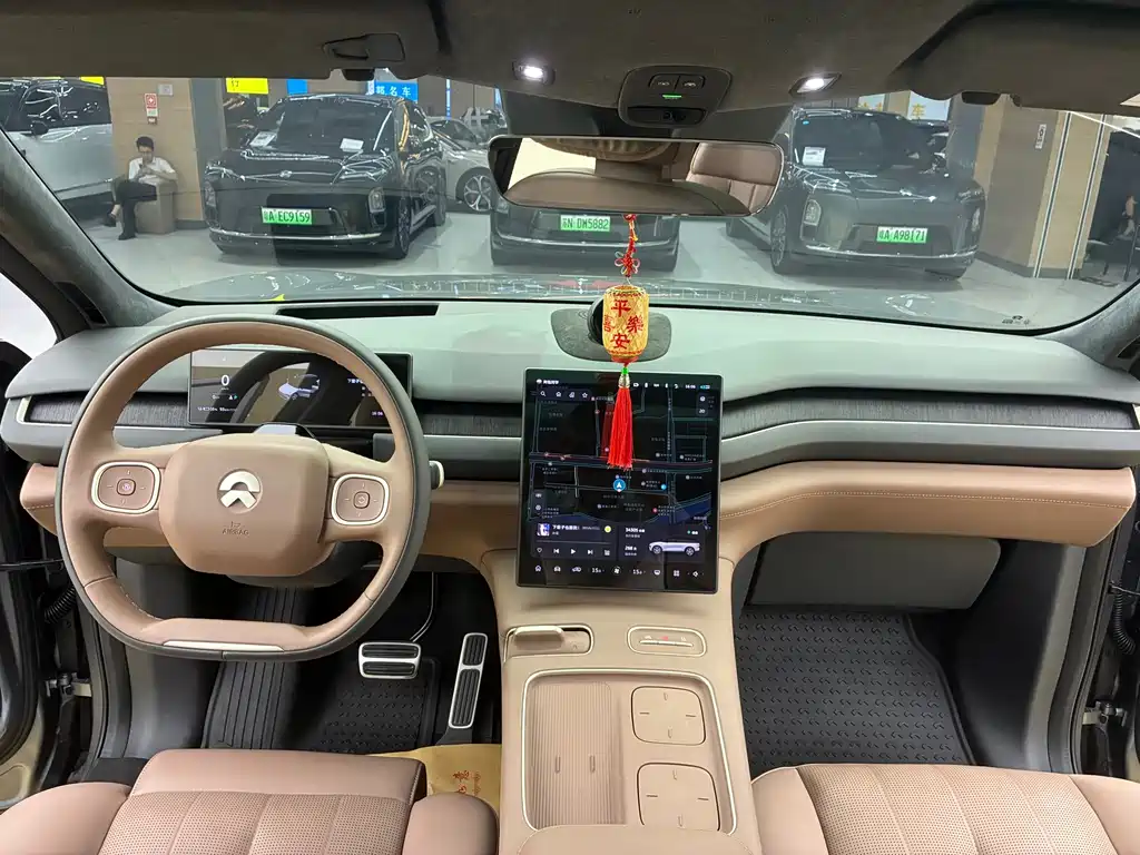 NIO ES8 — миниатюра 11