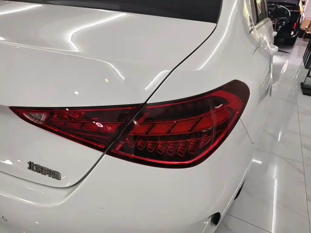 Mercedes-Benz C-Class — миниатюра 8