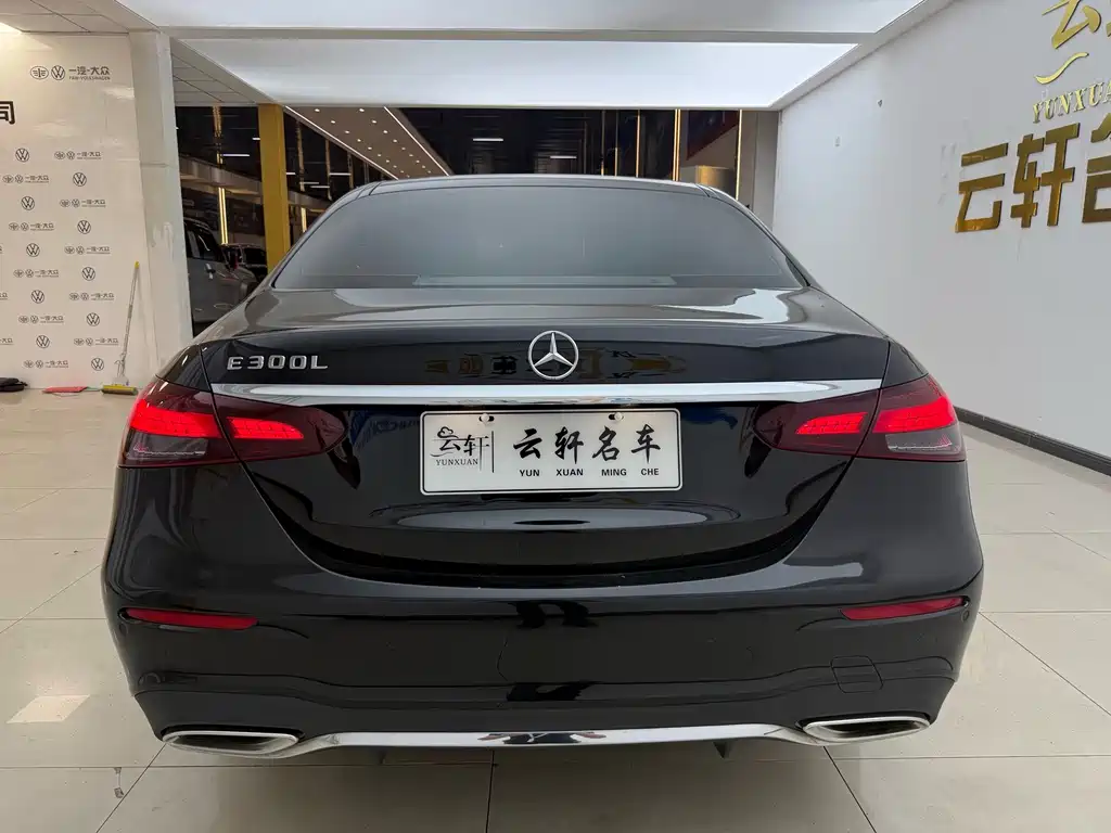 Mercedes-Benz E-Class — миниатюра 12
