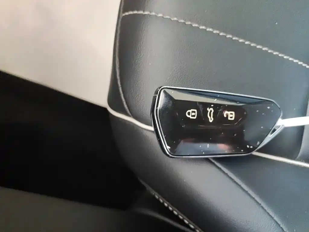 Volkswagen ID.4 X — миниатюра 9
