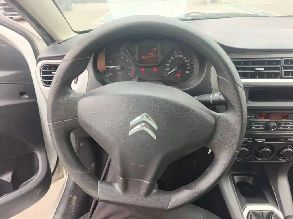 Citroen Elysee — миниатюра 11