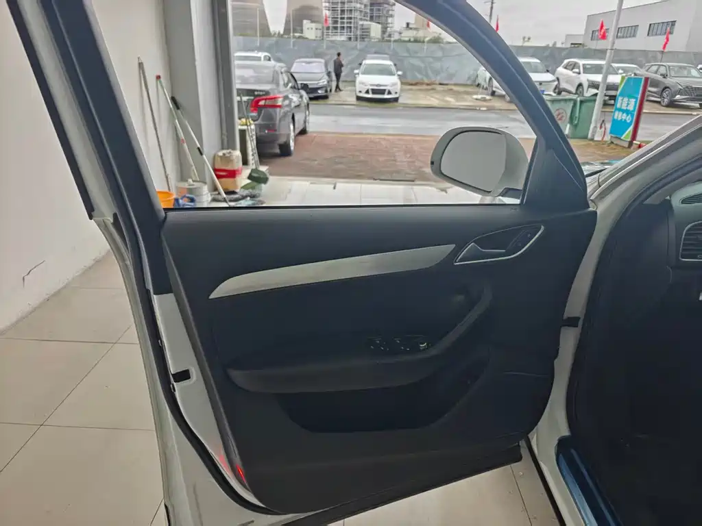 Audi Q3 — миниатюра 4