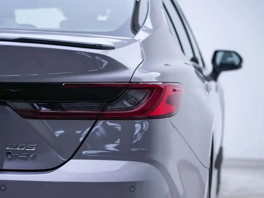 Toyota Camry — миниатюра 18