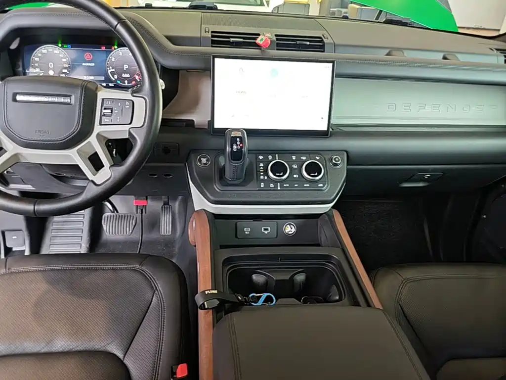 Land Rover Defender — миниатюра 14