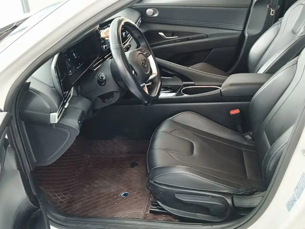 Hyundai Elantra — миниатюра 15