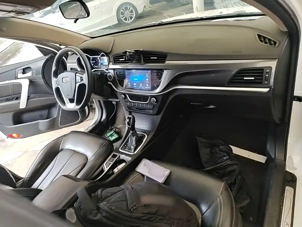 Geely Emgrand — миниатюра 10